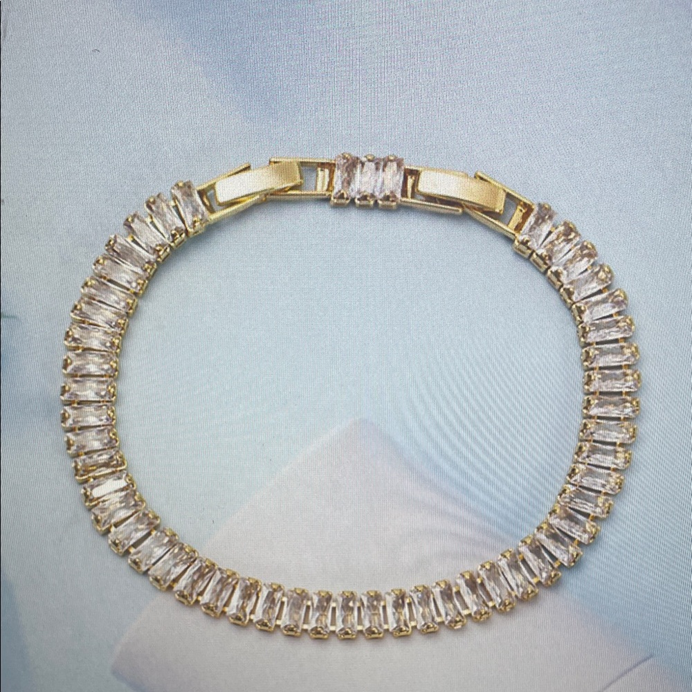 Elegant Gold and Silver Women's Bracelet